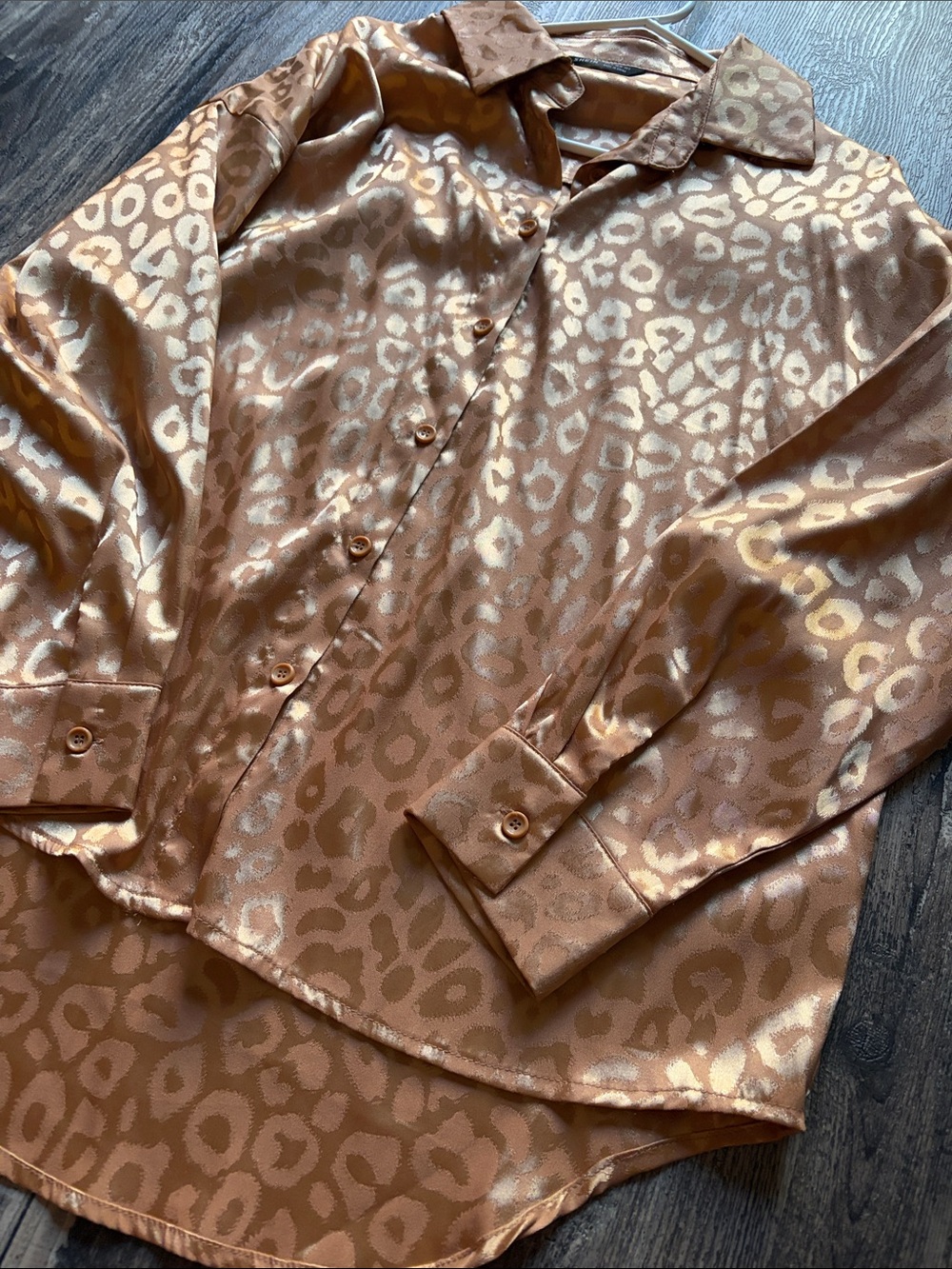 Satin Leopard Print Button-Up Blouse in leopard print Copper - Picture 2 of 4
